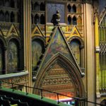 Balcony and impressive design on auditorium left wall